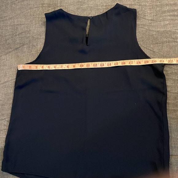 Covington deep, blue sleeveless dressy top size large (23-119) - Picture 6 of 7